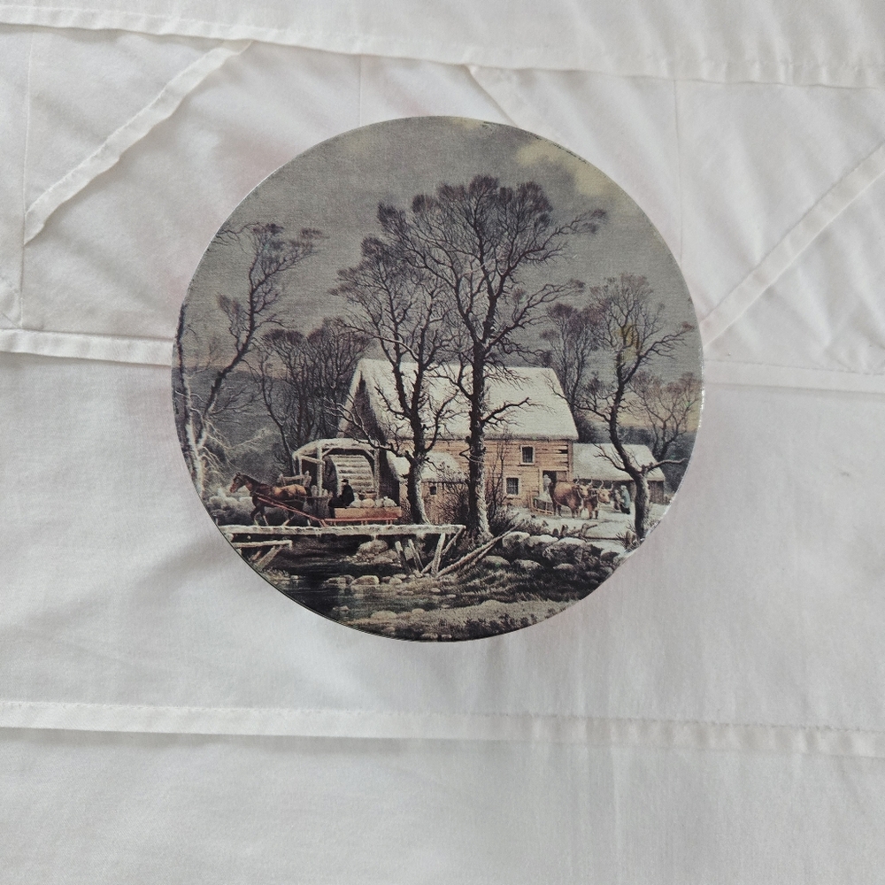 Vintage Country Farmhouse Tin Pine River Cookie Box - Picture 4 of 6